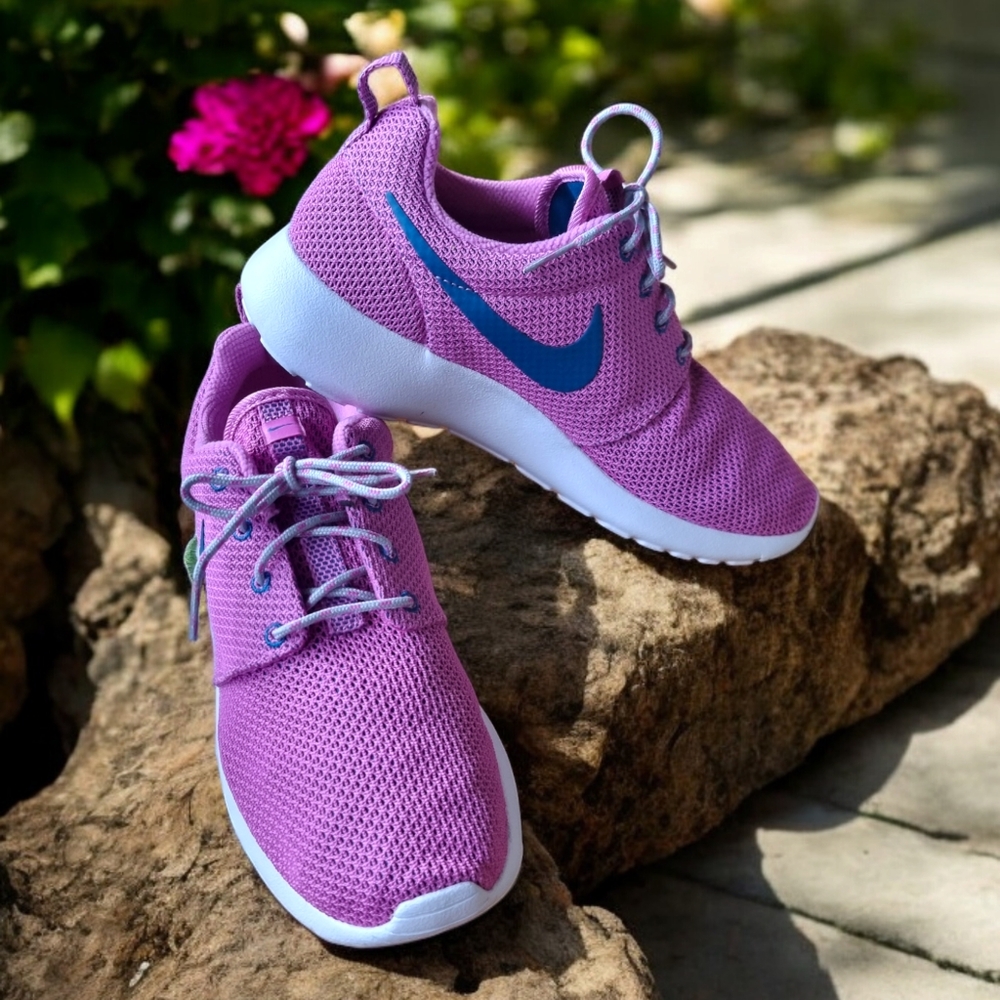 Nike Roshe One Womens Violet Pink Jogger Lace Up Running Shoes Sneakers NWOT